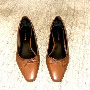 Veronica Beard Cecile 30m pumps. camel. size 5.5